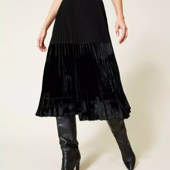 Twinset long crêpe and embroidered velvet skirt size UK 12/EU 38/FR 40/IT 44 - Picture 2 of 9
